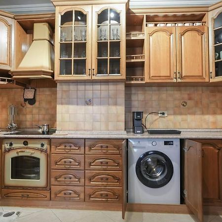 Staycation, City Center Apartment With Balcony Tirana Kültér fotó