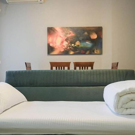 Staycation, City Center Apartment With Balcony Tirana Kültér fotó
