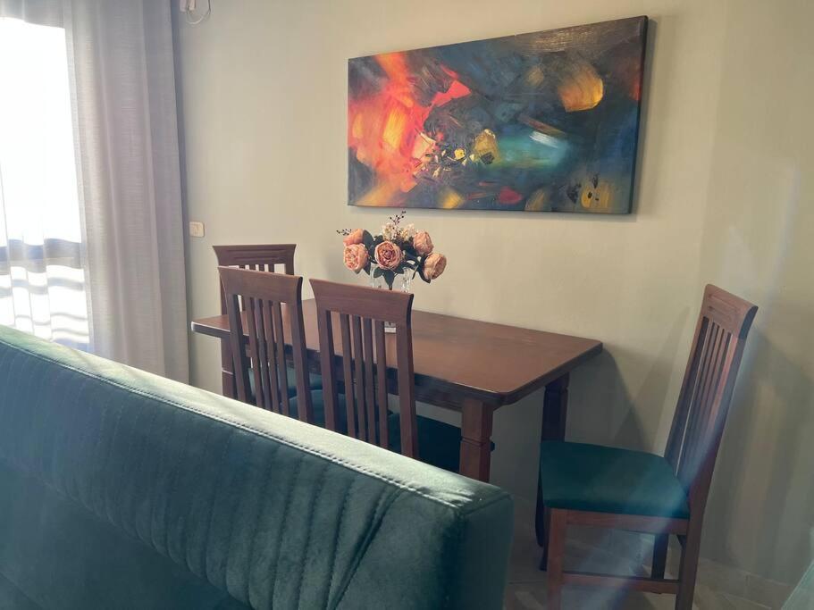 Staycation, City Center Apartment With Balcony Tirana Kültér fotó